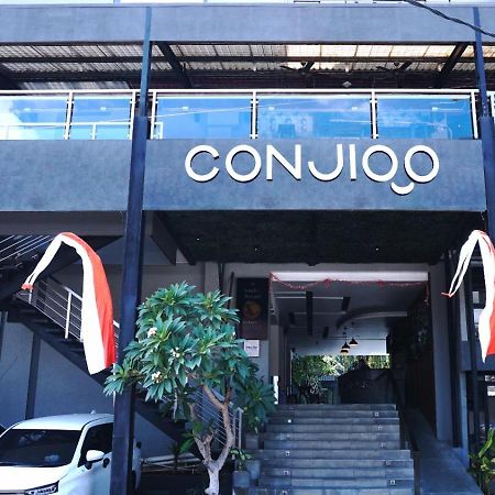 Conjioo Hotel Kuta Managed By Mhm ليجيان المظهر الخارجي الصورة